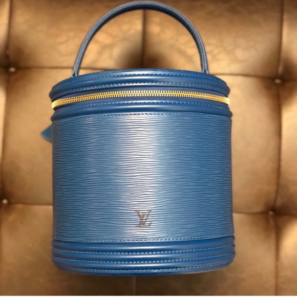 Authentic Louis Vuitton Bucket - Picture 16 of 16
